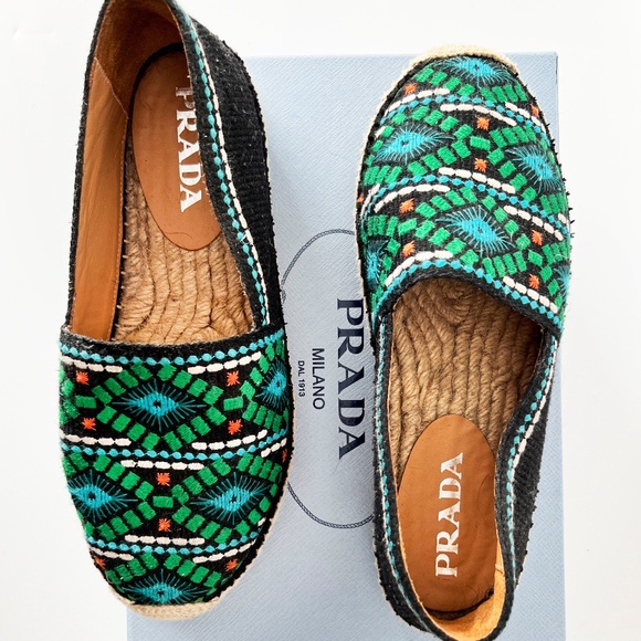 Prada espadrilles Aztec Print embroidered shoes size 37 w/ original box Size 7 - Picture 1 of 9